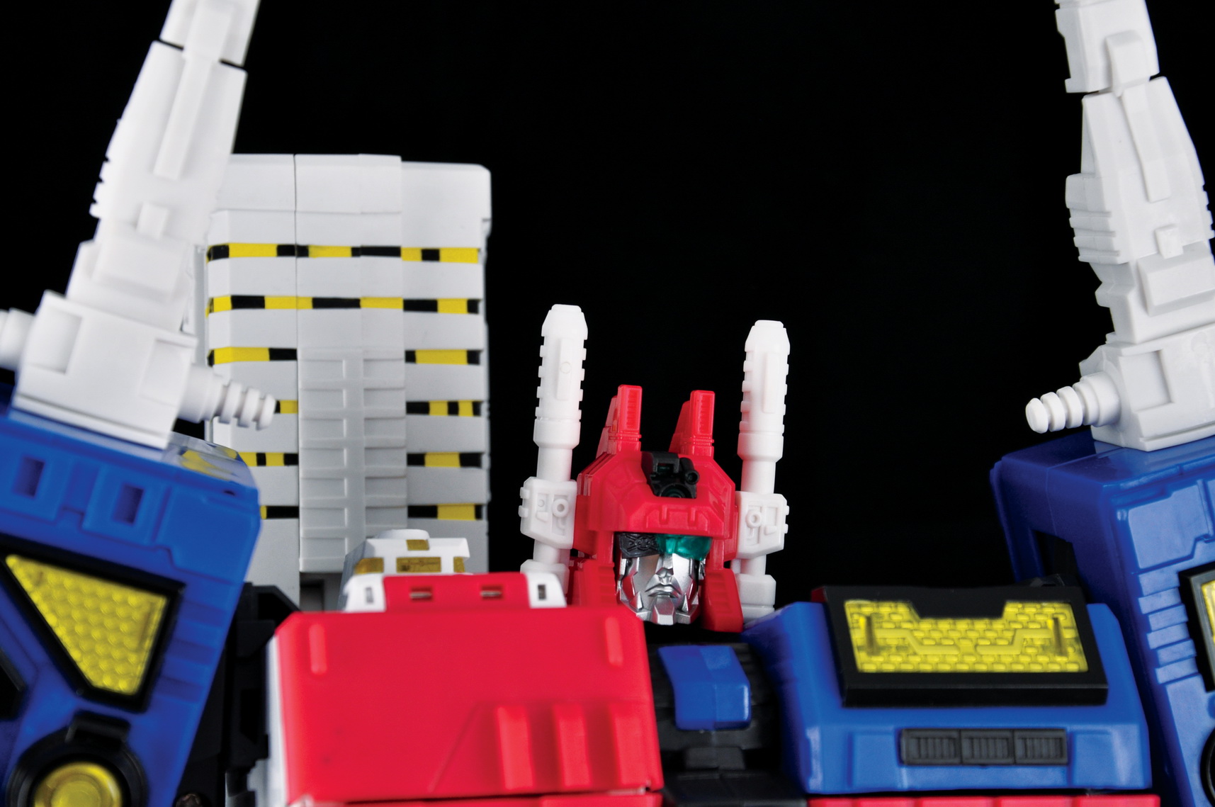 MakeToys Shop Limited Exclusives MCB-02/D DYSTOPIA and MTCM-01 DX